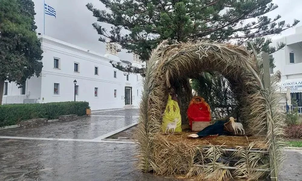 Άρπαξαν το Θείο Βρέφος από τη Φάντη σε κεντρική πλατεία της Πάρου